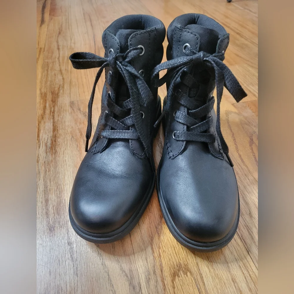 Ugg Women's Size 6 Leather Combat Boots. Grunge Blokecore - Picture 3 of 8